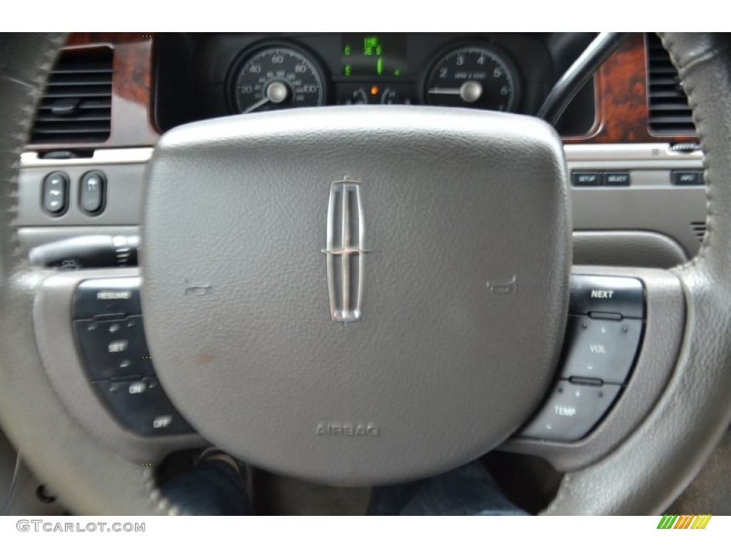 2007 Lincoln Town Car Signature Controls Photo #79534912
