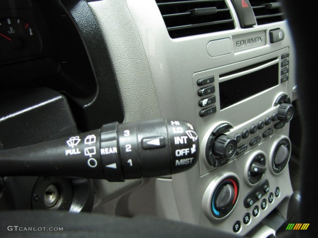 2005 Chevrolet Equinox LT AWD Controls Photo #79535383