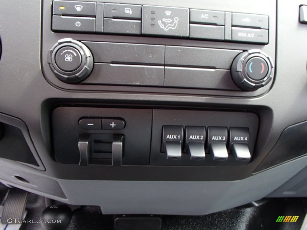 2013 Ford F350 Super Duty XL Regular Cab 4x4 Dump Truck Controls Photo #79535818