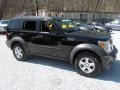 Black - Nitro SXT 4x4 Photo No. 2