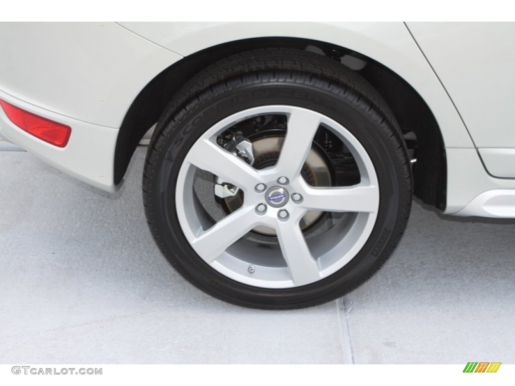 2013 XC60 T6 AWD R-Design - Cosmic White Metallic / R Design Soft Beige/Off Black Inlay photo #6