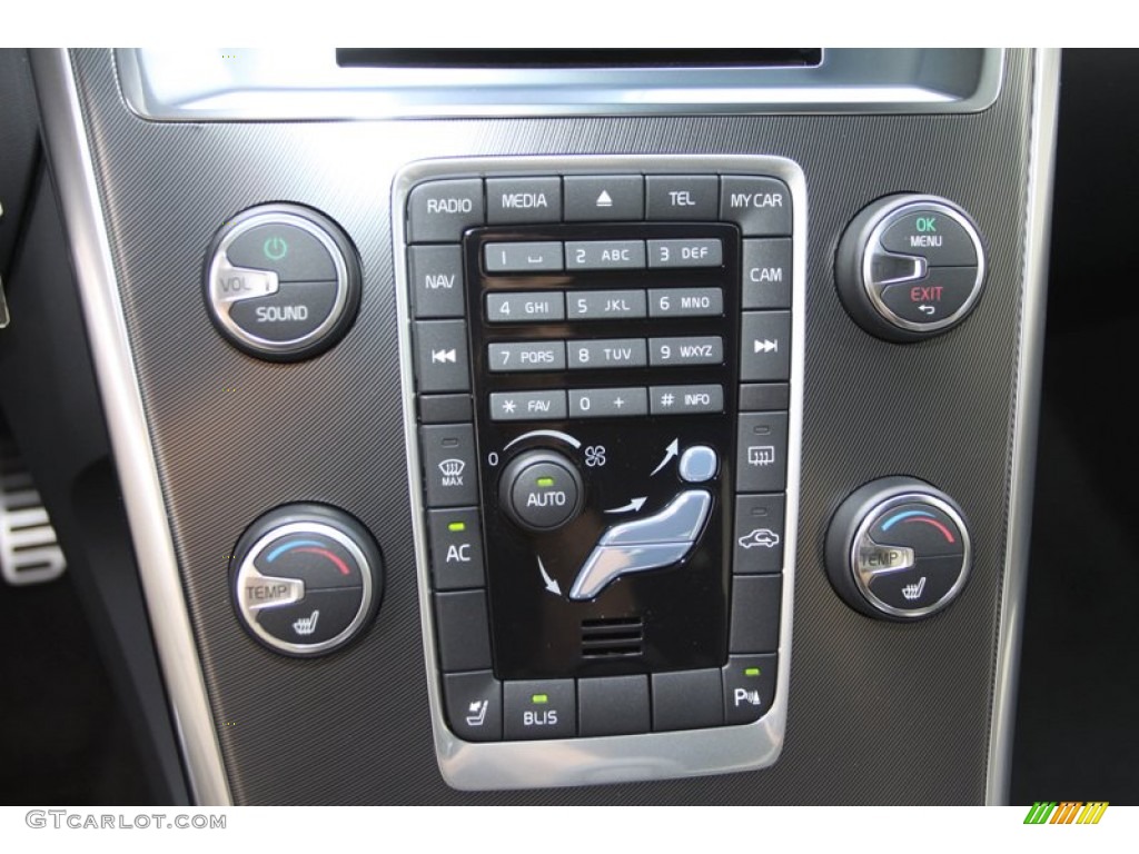 2013 XC60 T6 AWD R-Design - Cosmic White Metallic / R Design Soft Beige/Off Black Inlay photo #19