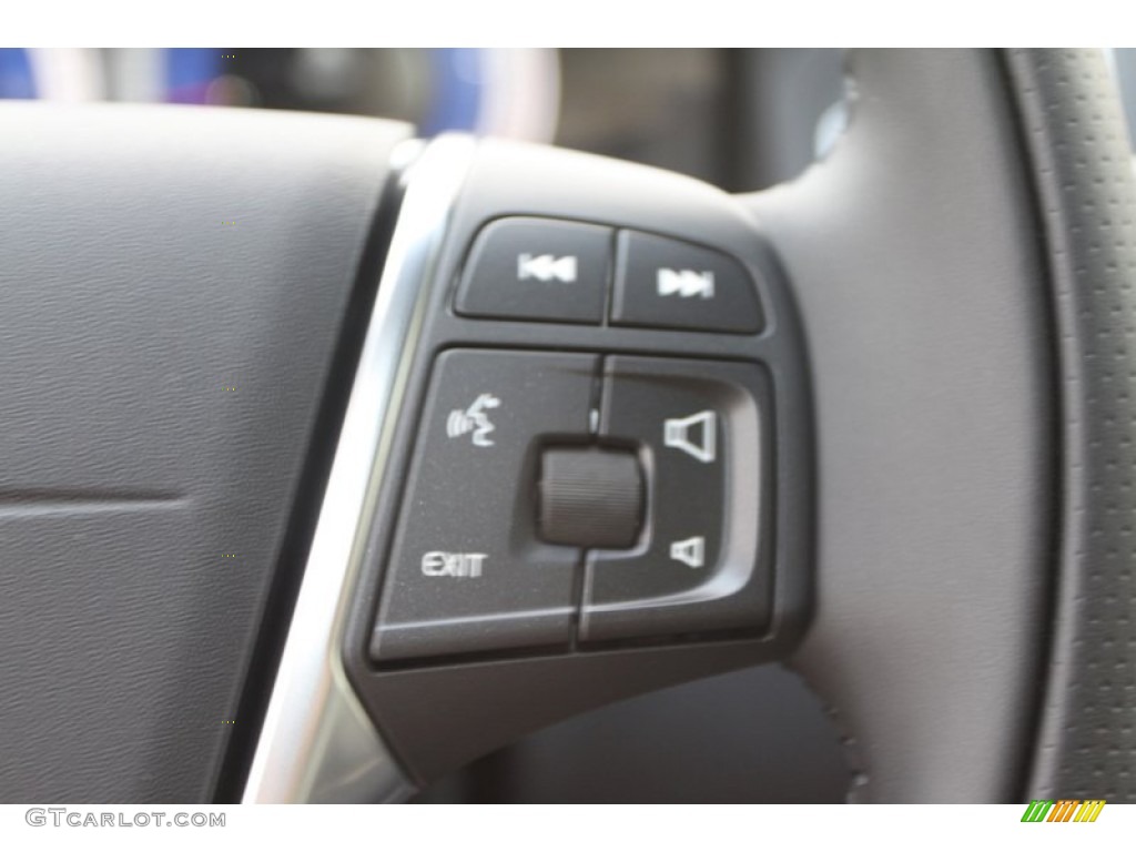 2013 XC60 T6 AWD R-Design - Cosmic White Metallic / R Design Soft Beige/Off Black Inlay photo #22