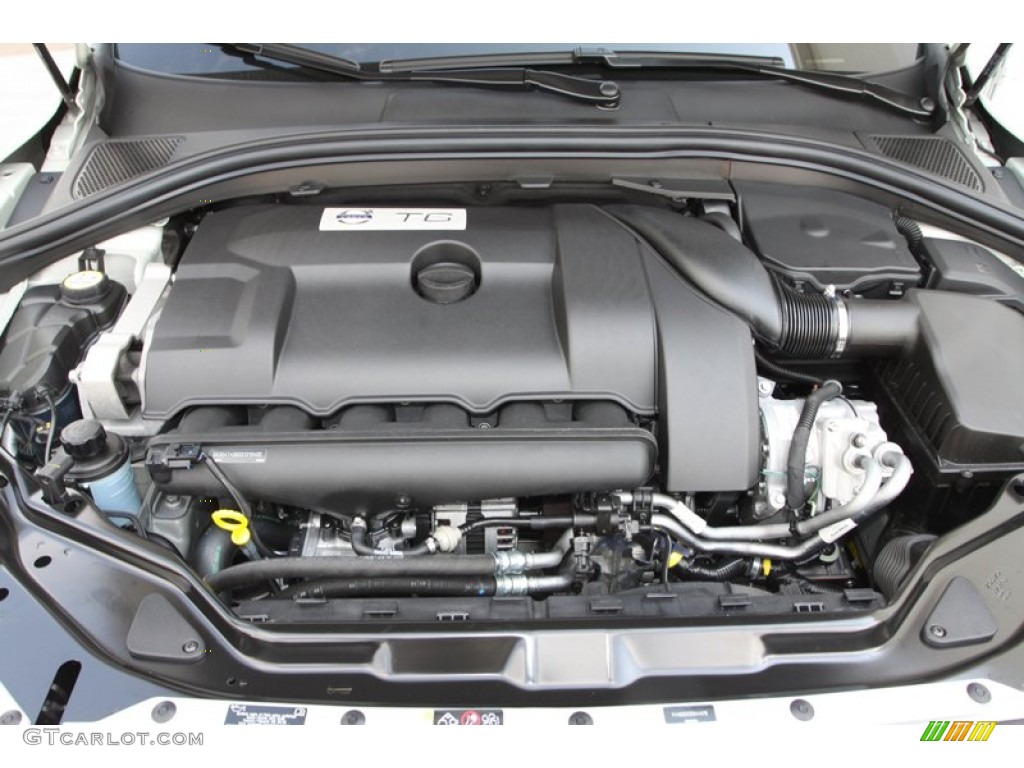 2013 XC60 T6 AWD R-Design - Cosmic White Metallic / R Design Soft Beige/Off Black Inlay photo #30