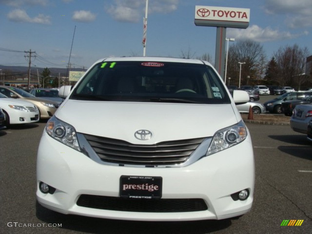 2011 Sienna XLE AWD - Super White / Bisque photo #2