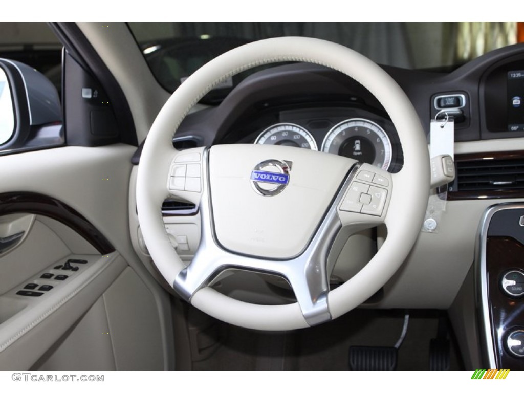 2013 Volvo XC70 3.2 Steering Wheel Photos