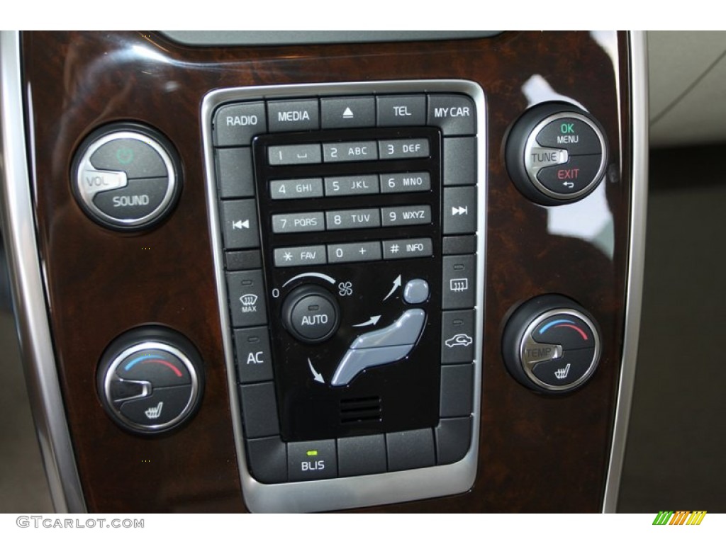 2013 Volvo XC70 3.2 Controls Photo #79541882