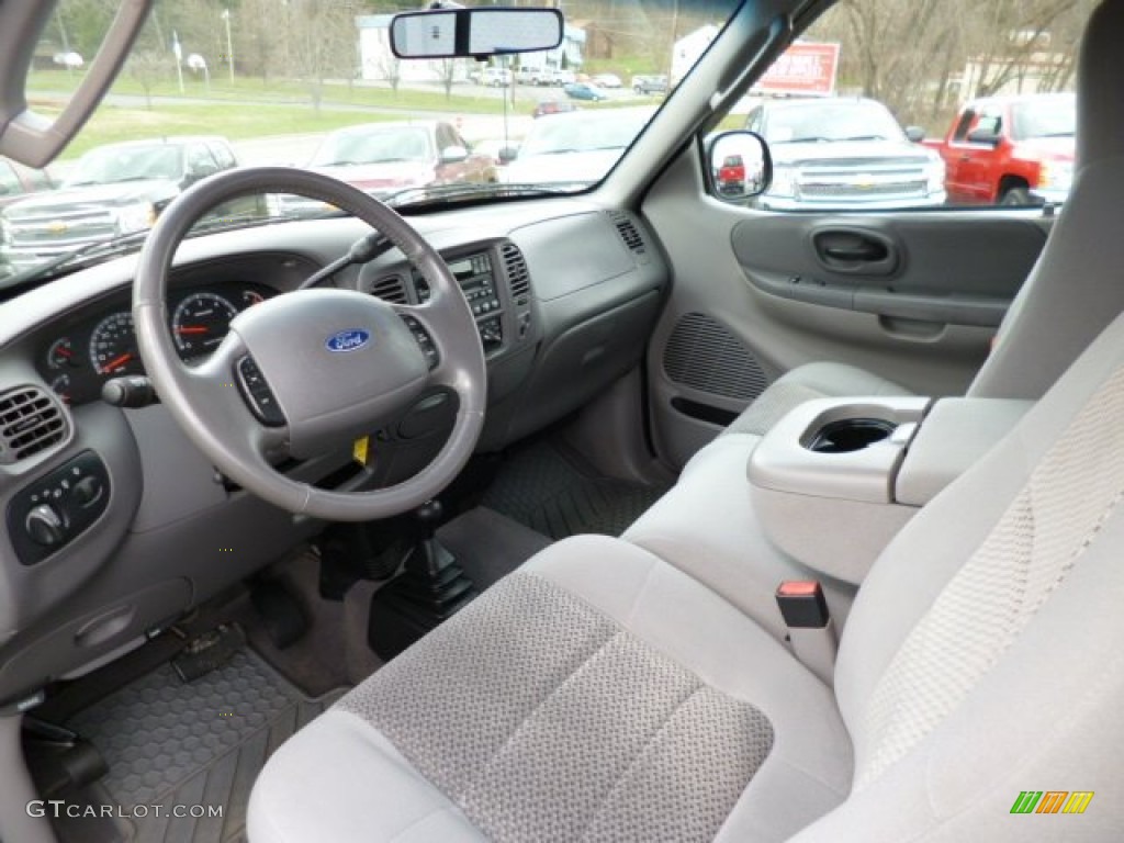 Medium Graphite Grey Interior 2003 Ford F150 XLT Regular Cab 4x4 Photo #79542349