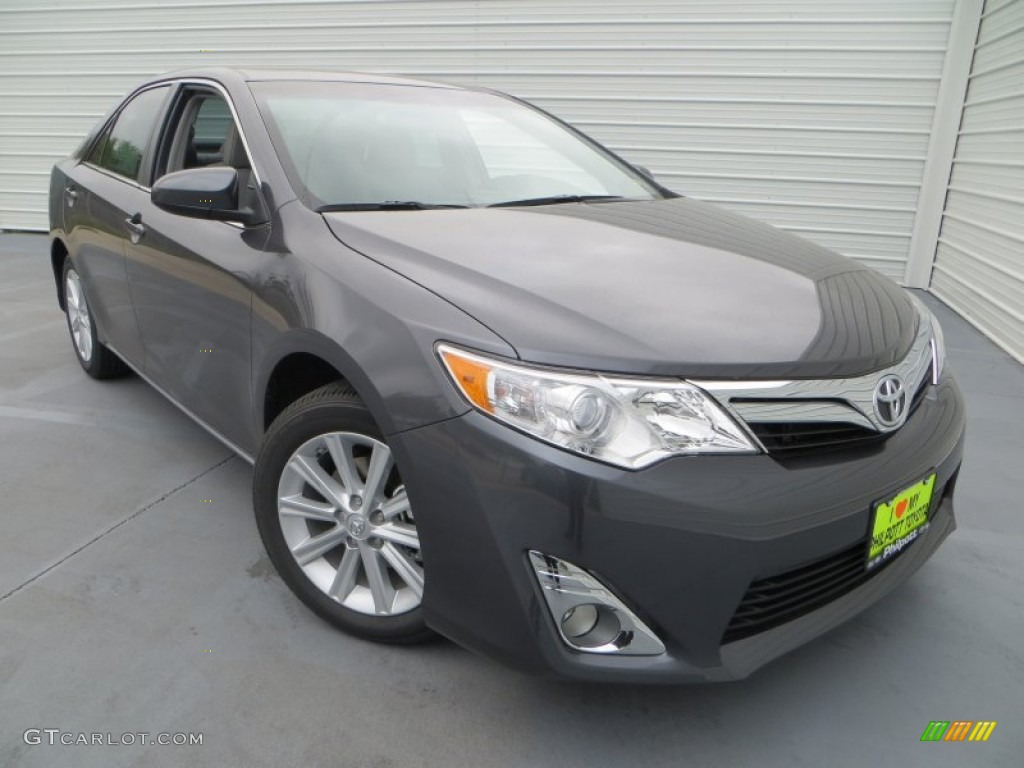 2013 Camry XLE V6 - Magnetic Gray Metallic / Ash photo #2