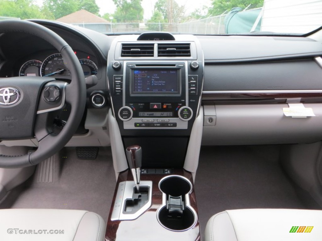 2013 Camry XLE V6 - Magnetic Gray Metallic / Ash photo #26