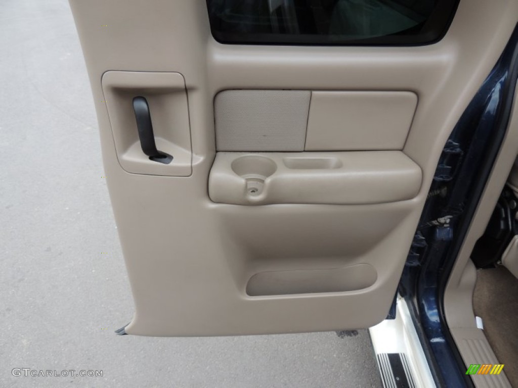 2002 GMC Sierra 1500 SLT Extended Cab Neutral Door Panel Photo #79551562