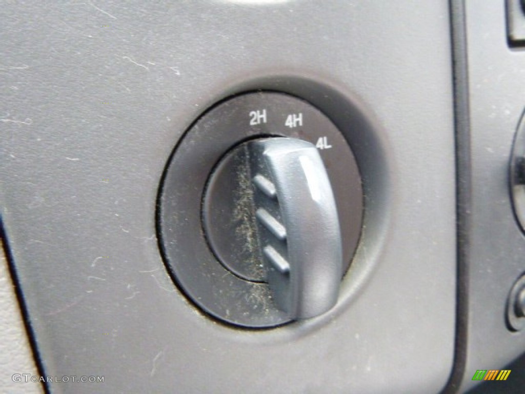 2005 F150 XL SuperCab 4x4 - Dark Stone Metallic / Medium Flint Grey photo #12
