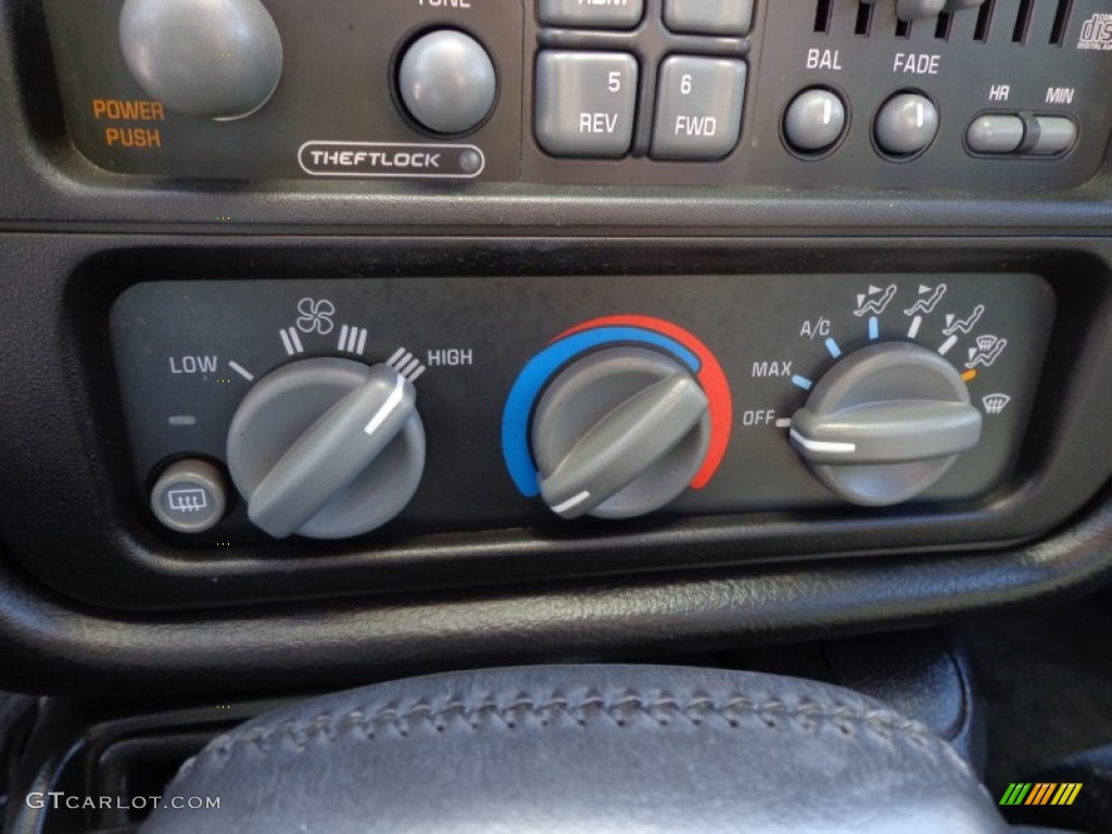 2001 Pontiac Firebird Coupe Controls Photo #79555108