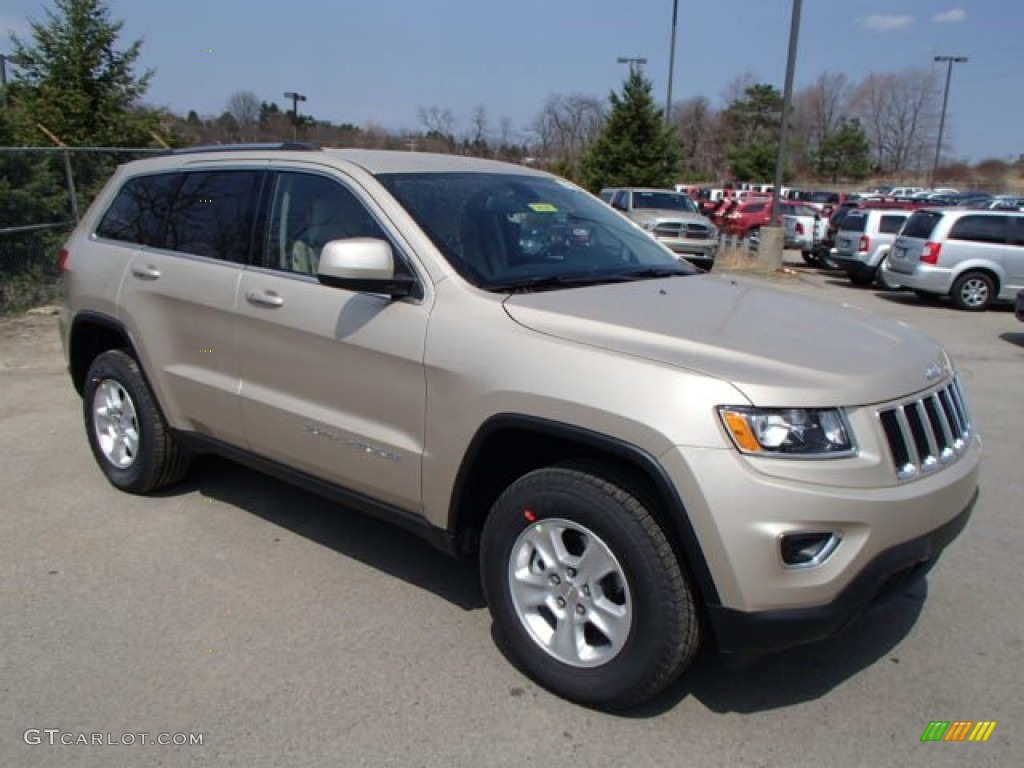 2014 Grand Cherokee Laredo 4x4 - Cashmere Pearl / New Zealand Black/Light Frost photo #4