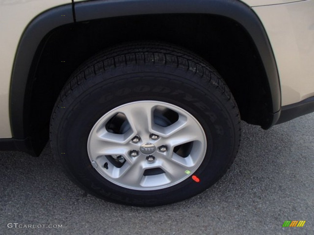 2014 Grand Cherokee Laredo 4x4 - Cashmere Pearl / New Zealand Black/Light Frost photo #9