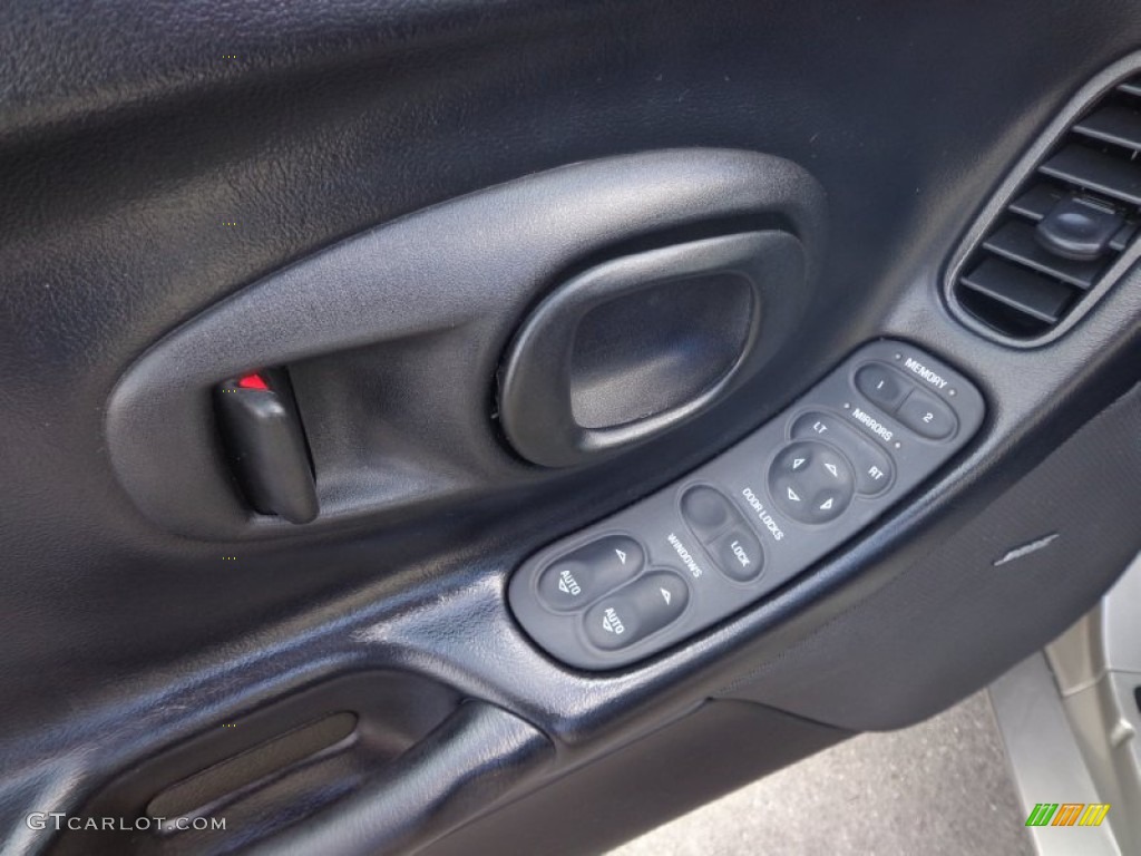 1999 Chevrolet Corvette Coupe Controls Photo #79559281