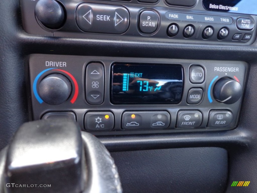 1999 Chevrolet Corvette Coupe Controls Photo #79559320