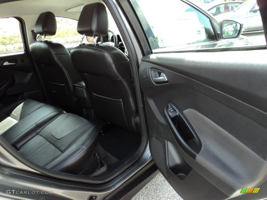2012 Focus SEL Sedan - Sterling Grey Metallic / Charcoal Black Leather photo #22