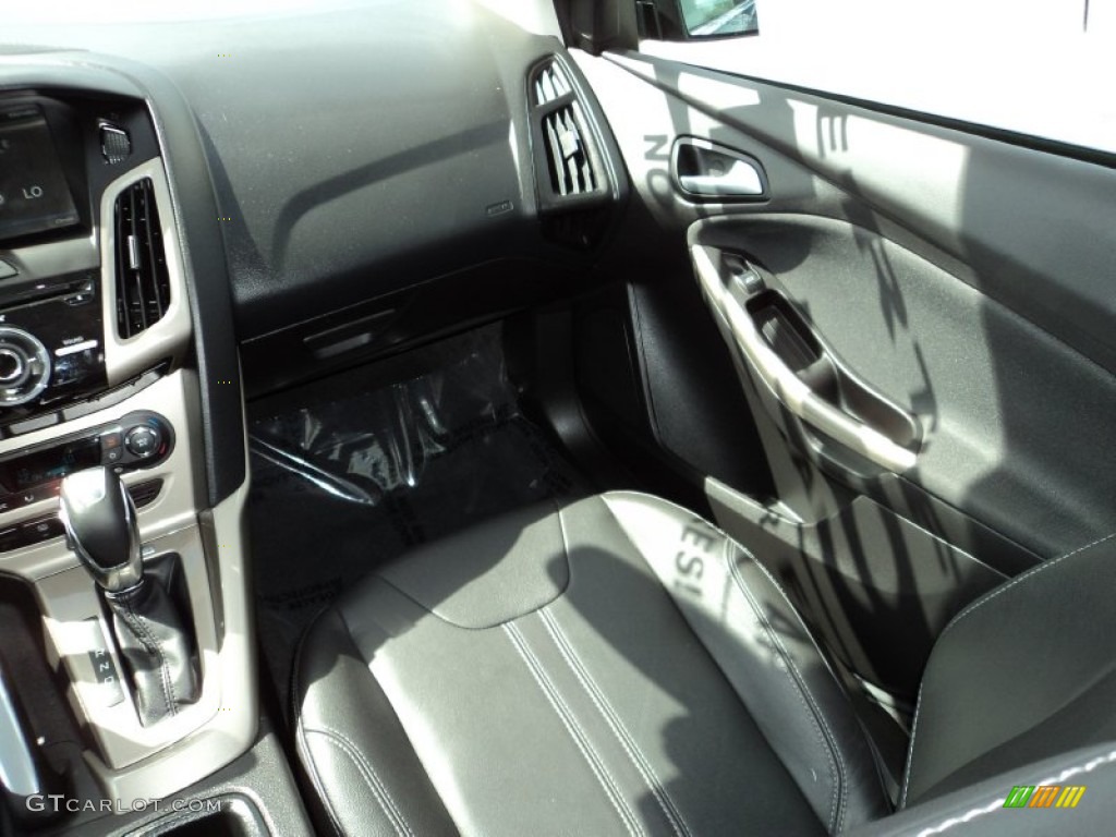 2012 Focus SEL Sedan - Sterling Grey Metallic / Charcoal Black Leather photo #27