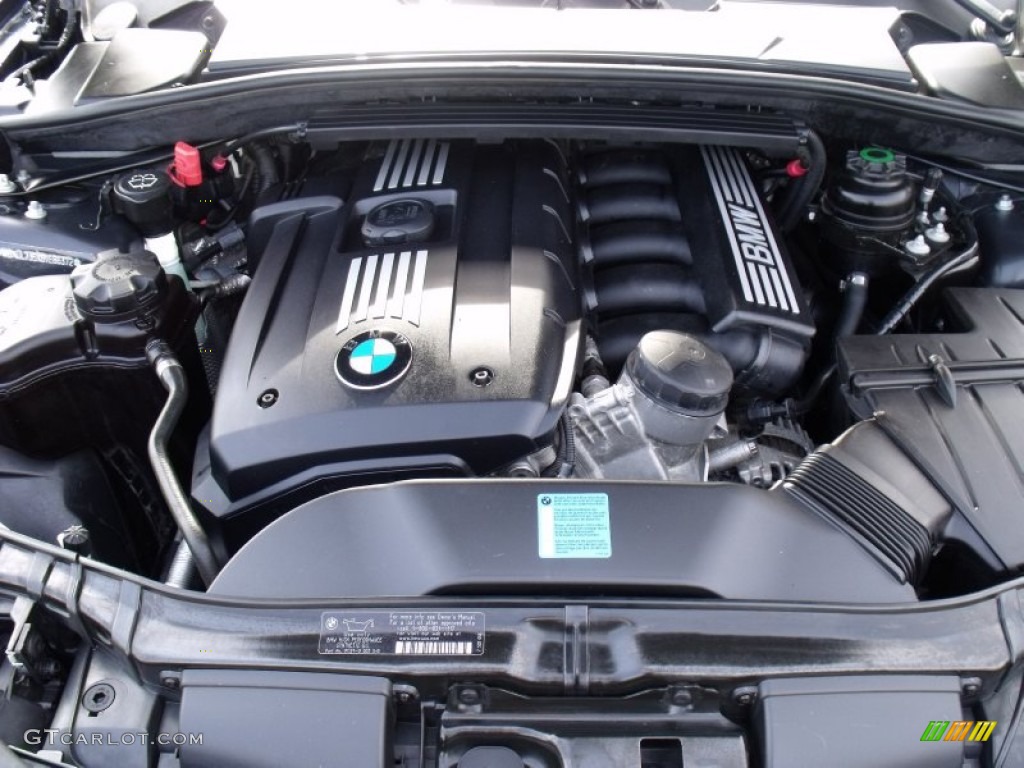 2008 BMW 1 Series 128i Convertible Engine Photos