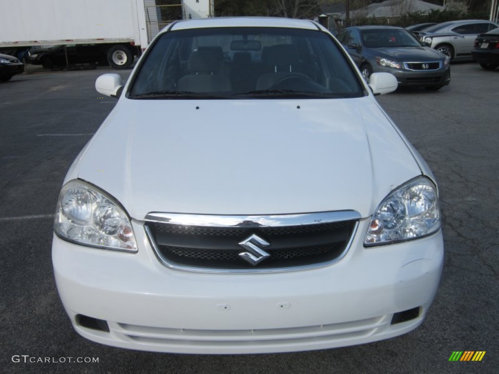 Absolute White Suzuki Forenza