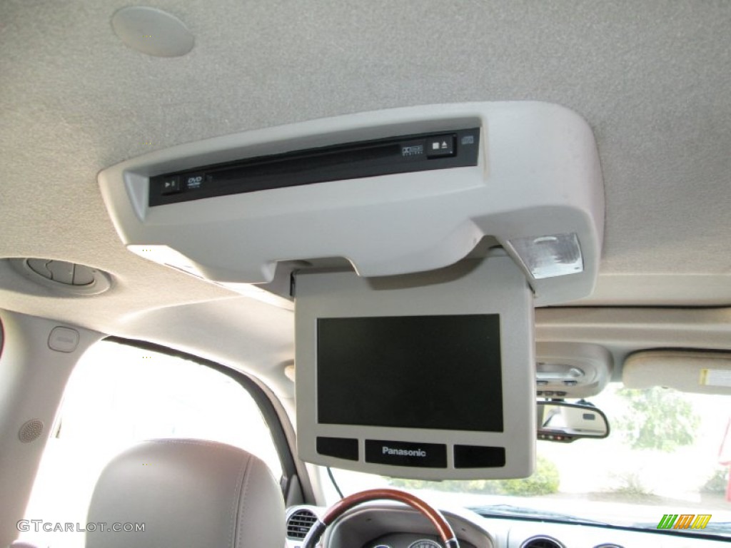 2006 GMC Envoy XL Denali 4x4 Entertainment System Photo #79575199