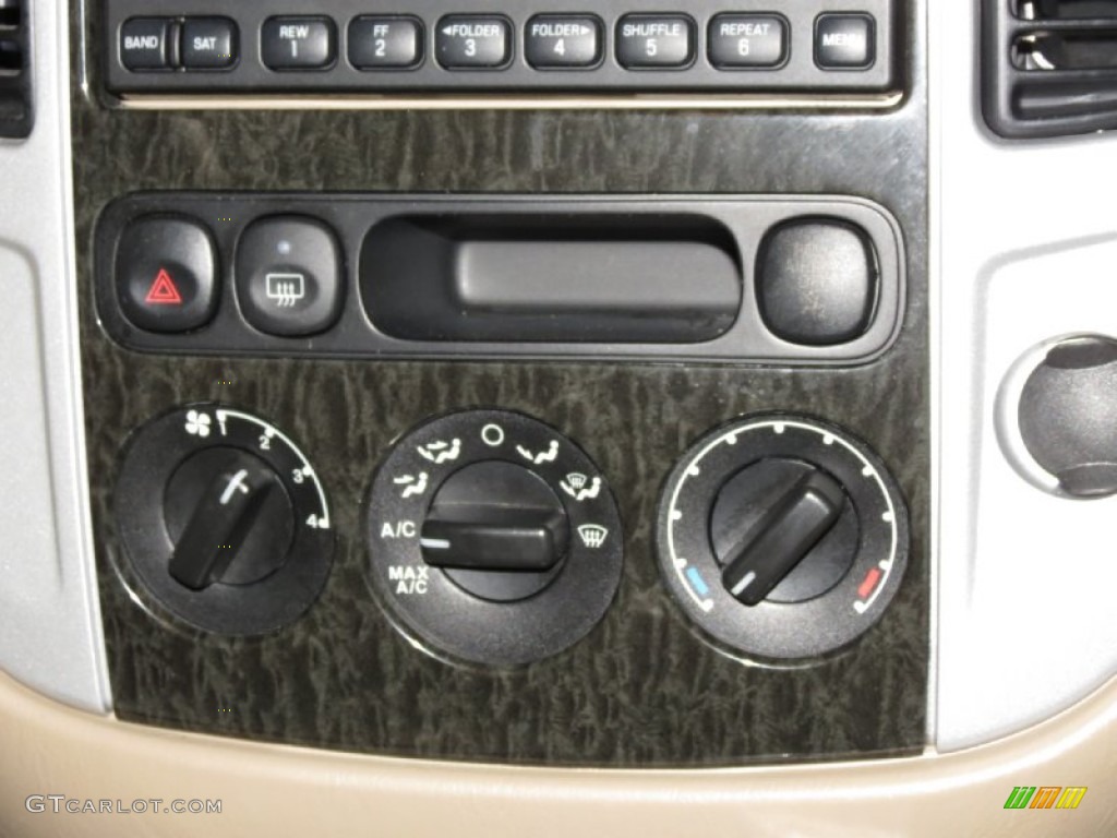 2007 Mercury Mariner Luxury 4WD Controls Photo #79577578