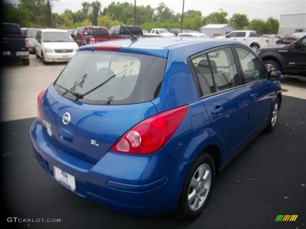 2009 Versa 1.8 S Hatchback - Blue Metallic / Charcoal photo #6