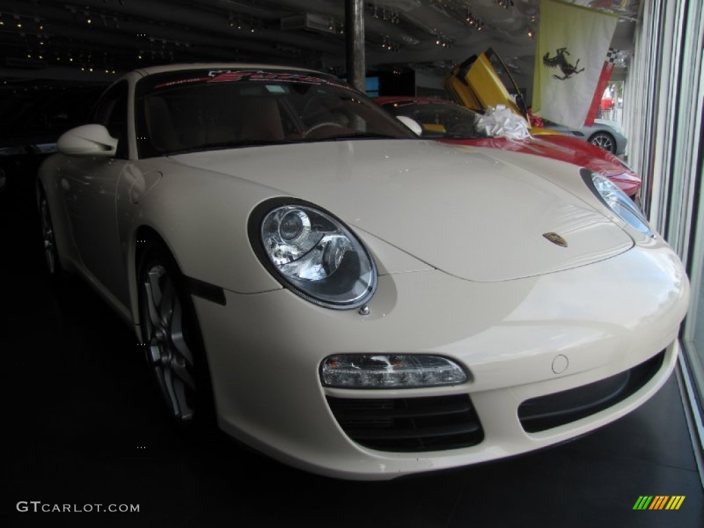 Cream White Porsche 911