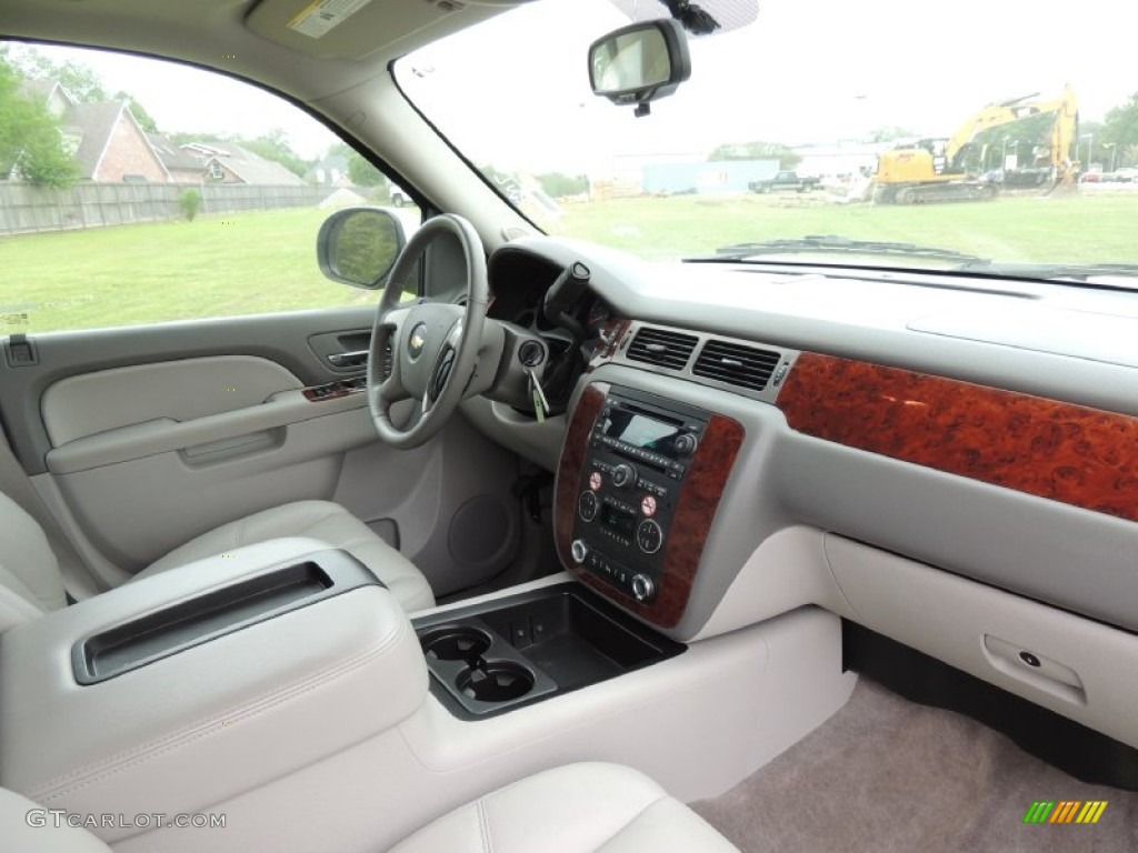 2013 Chevrolet Suburban LT Light Titanium/Dark Titanium Dashboard Photo #79584421