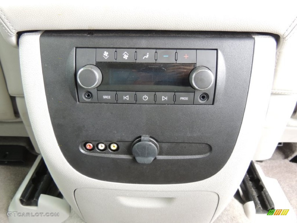 2013 Chevrolet Suburban LT Controls Photo #79584541
