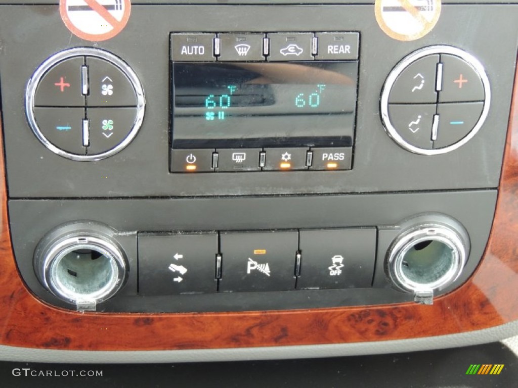 2013 Chevrolet Suburban LT Controls Photo #79584766