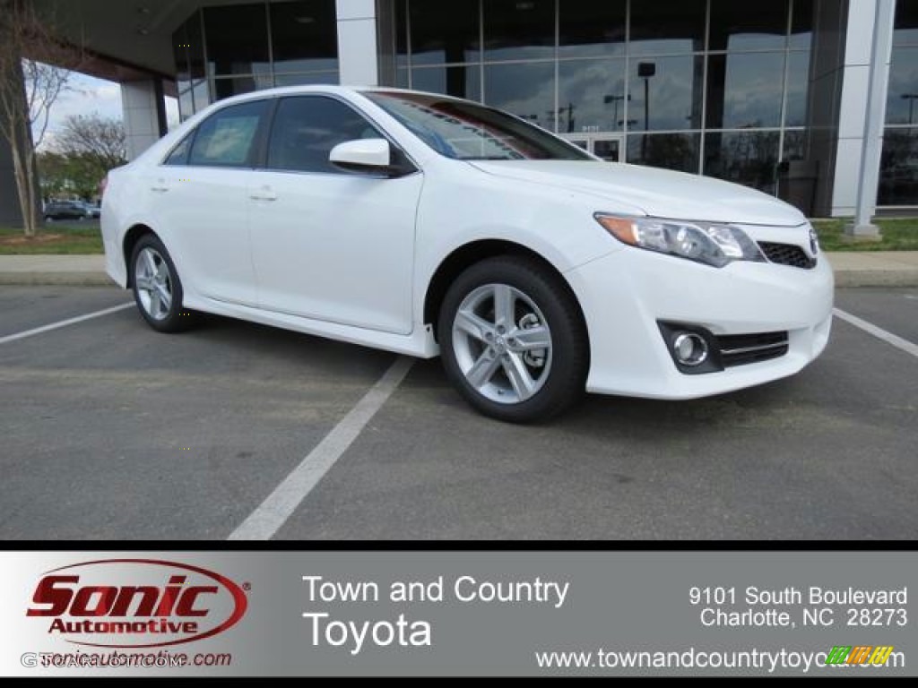 2013 Camry SE - Super White / Black photo #1