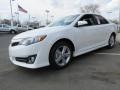 2013 Super White Toyota Camry SE  photo #3