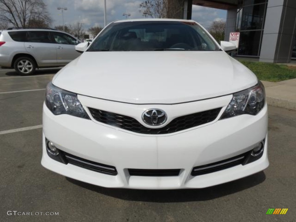 2013 Camry SE - Super White / Black photo #2