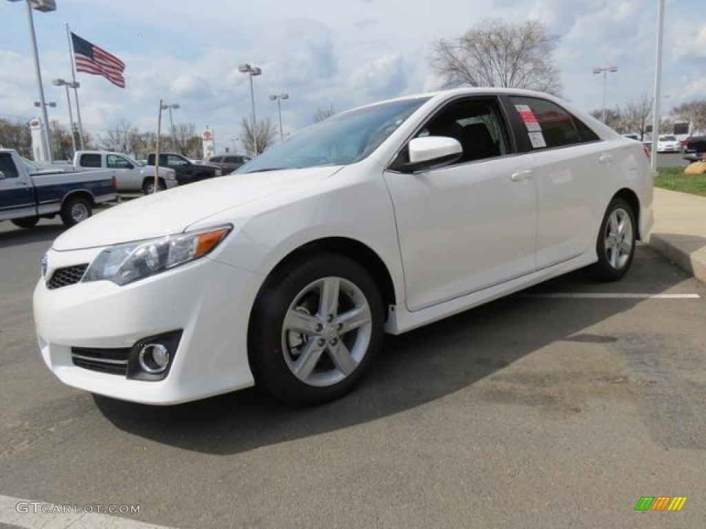 2013 Camry SE - Super White / Black photo #3