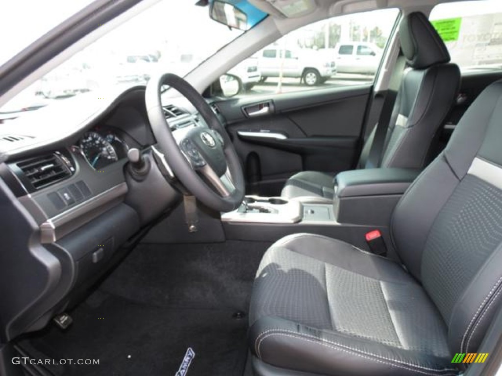 2013 Camry SE - Super White / Black photo #8