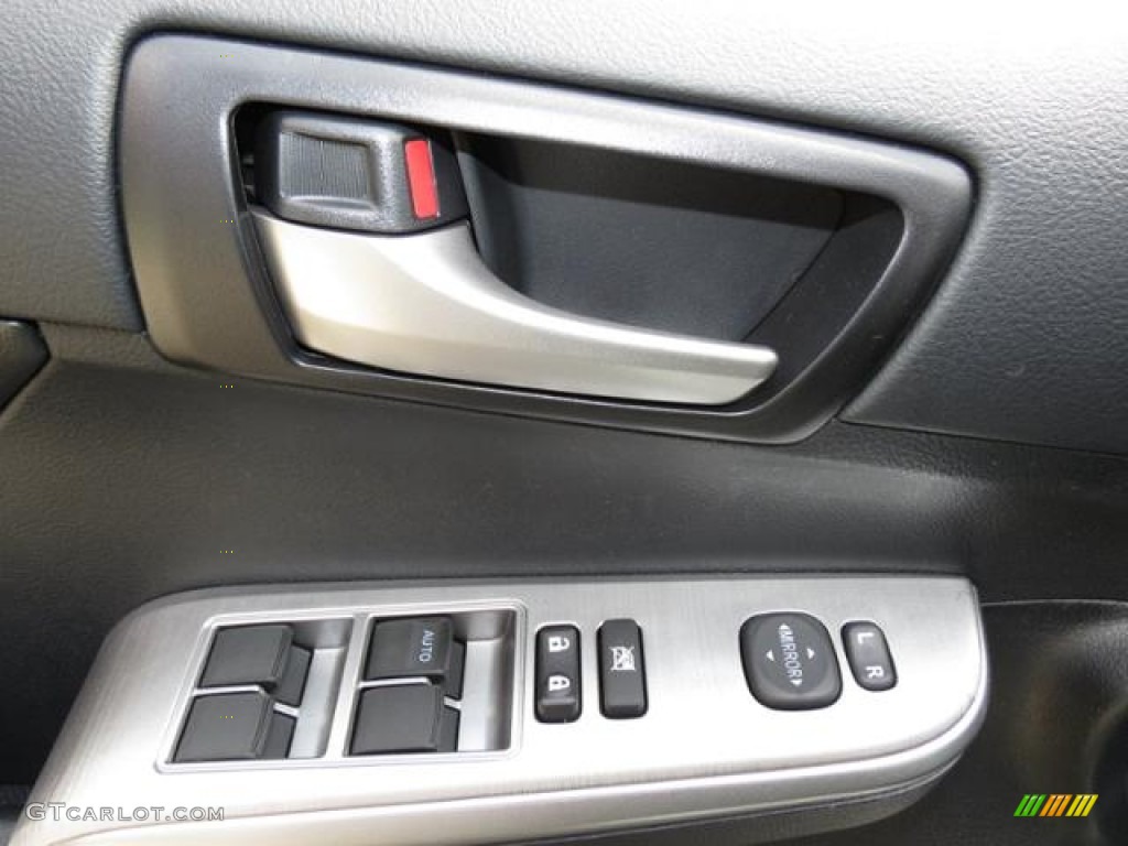 2013 Camry SE - Super White / Black photo #10