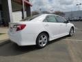 Super White - Camry SE Photo No. 17