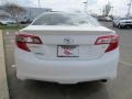 Super White - Camry SE Photo No. 18