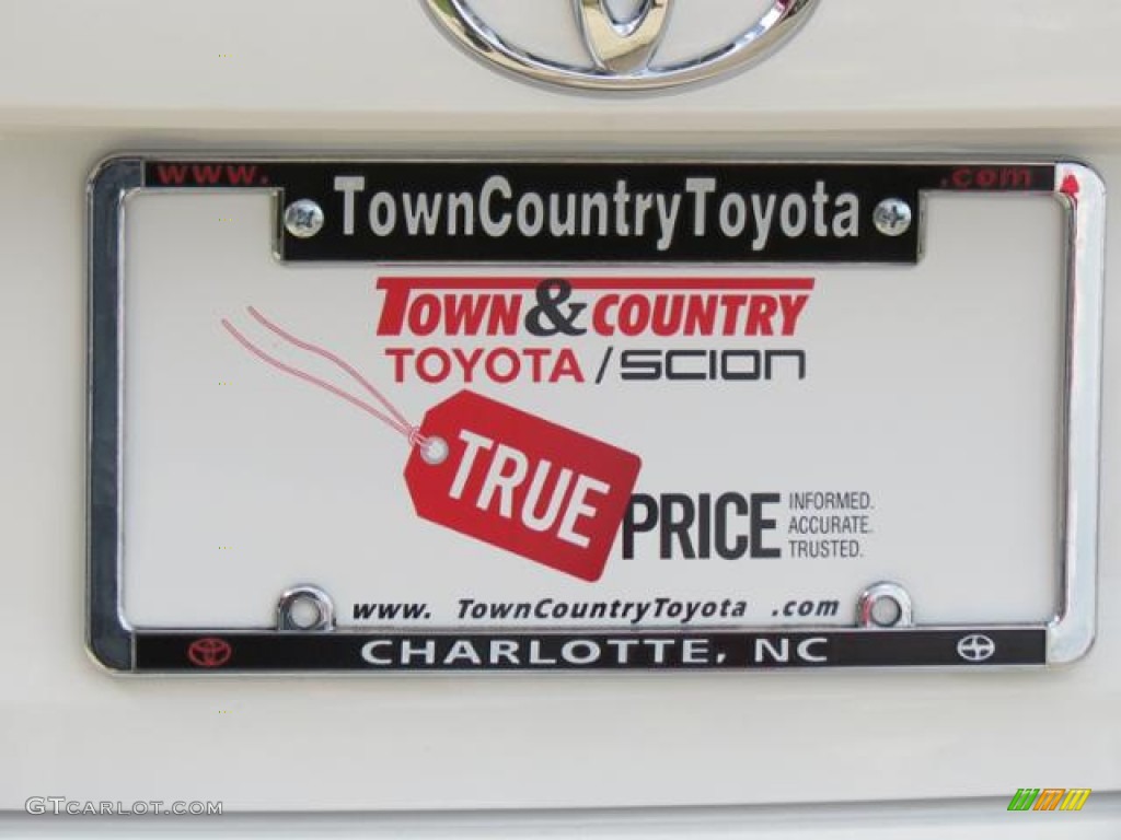 2013 Camry SE - Super White / Black photo #21