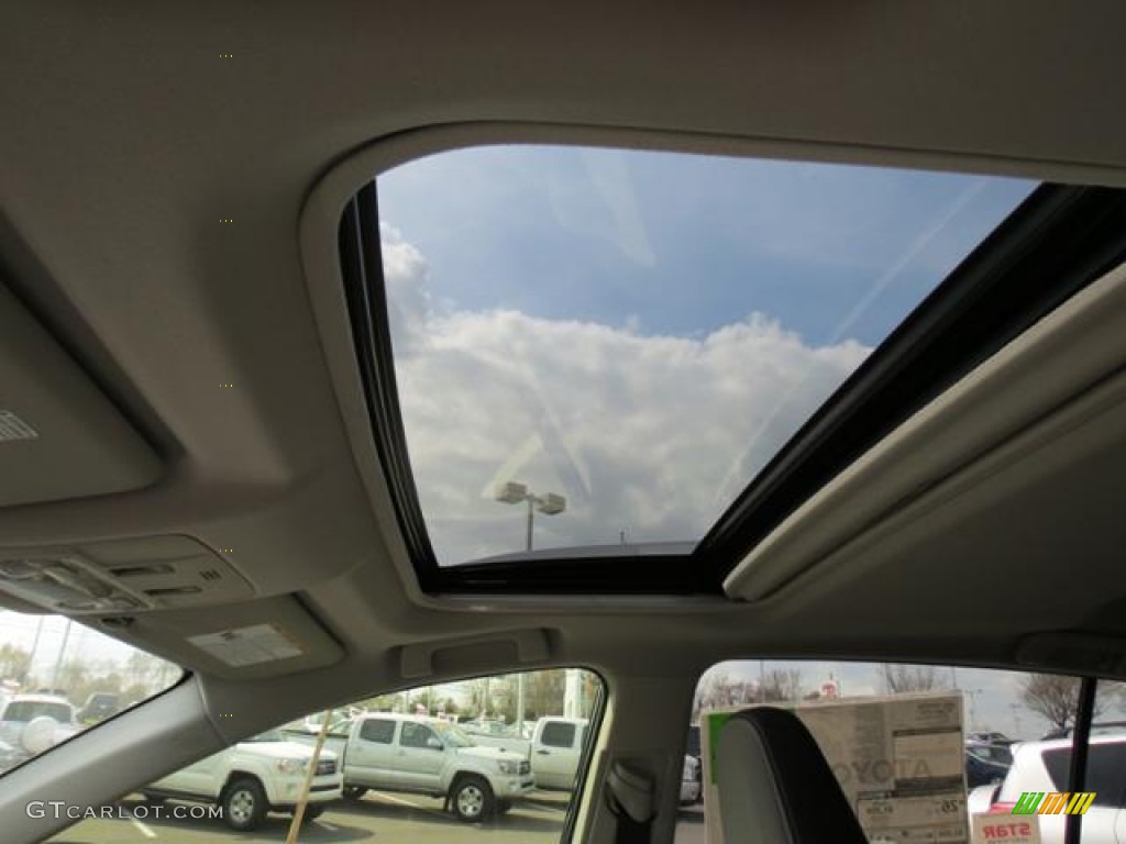 2013 RAV4 XLE - Spruce Green Mica / Ash photo #11