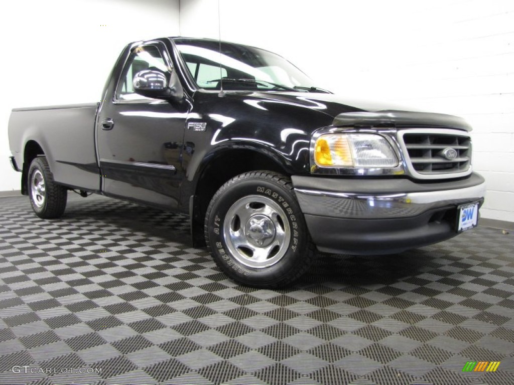 2002 F150 XLT Regular Cab - Black / Dark Graphite photo #1