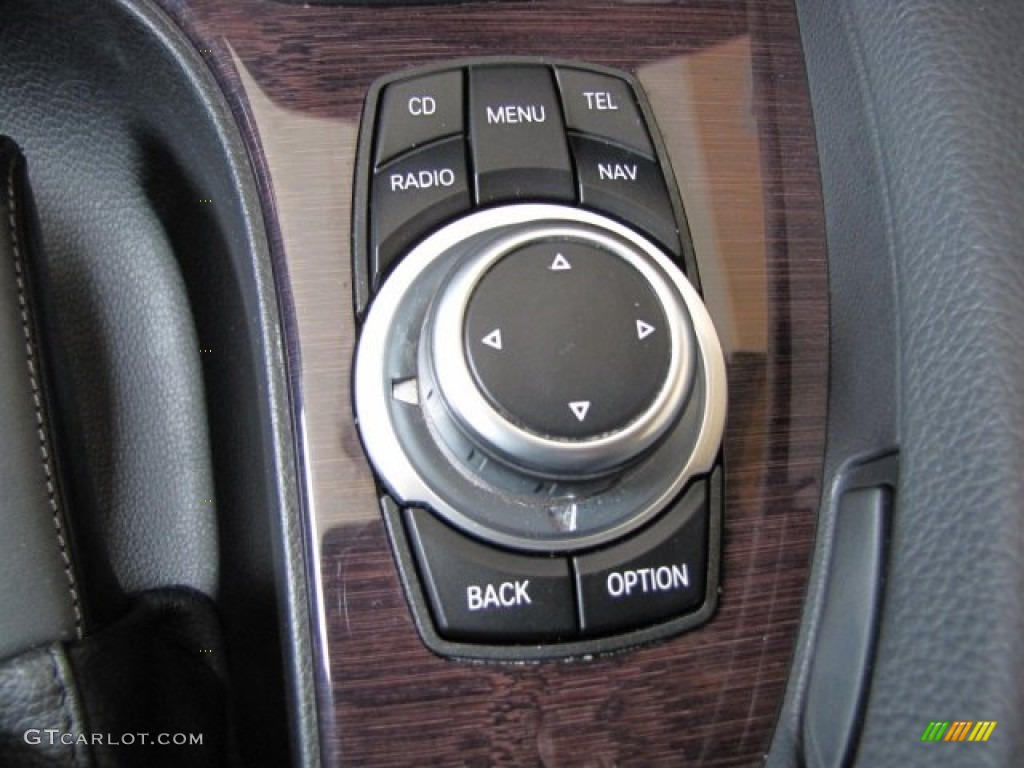 2010 BMW 5 Series 535i Sedan Controls Photos