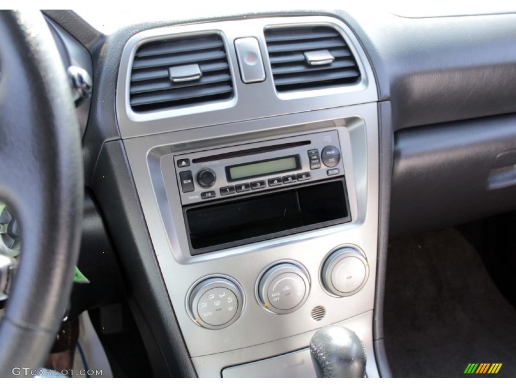 2007 Subaru Impreza 2.5i Sedan Controls Photos