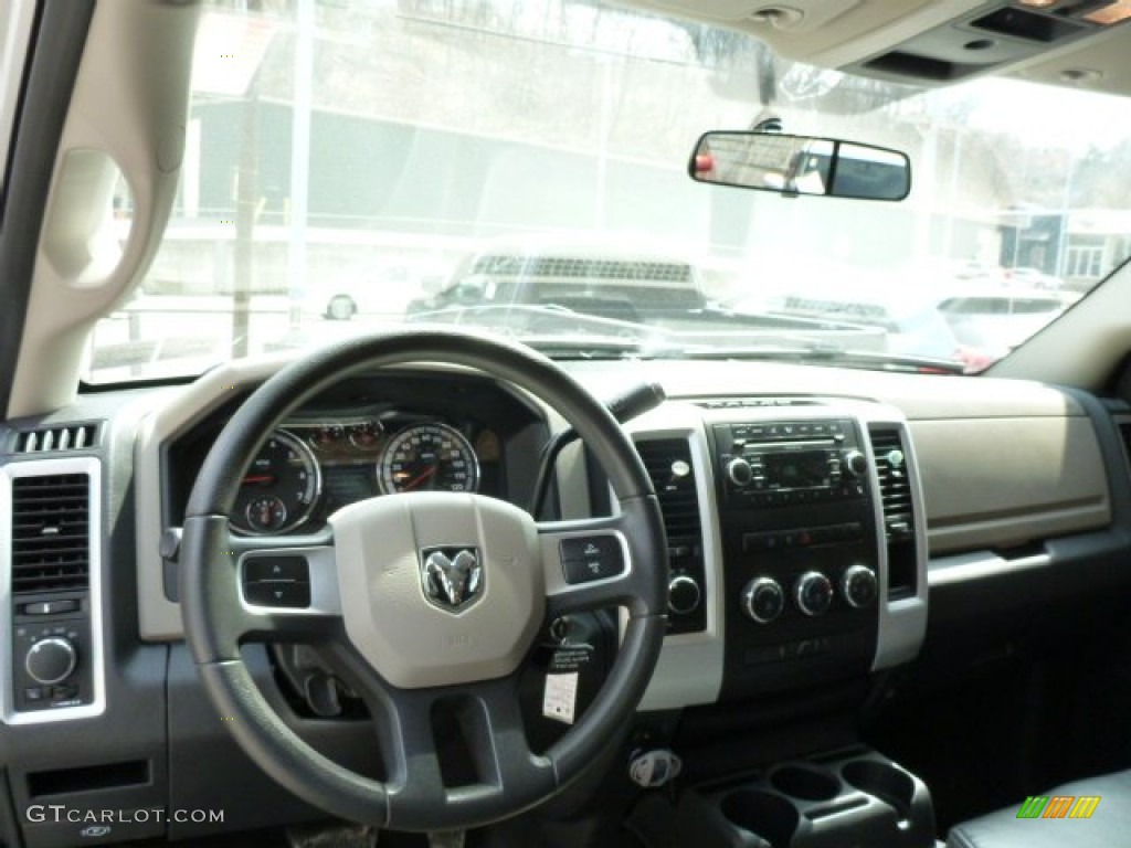 2009 Ram 1500 SLT Quad Cab 4x4 - Bright Silver Metallic / Dark Slate/Medium Graystone photo #6