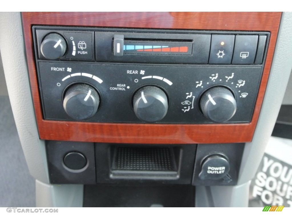 2004 Dodge Durango SLT 4x4 Controls Photo #79600674