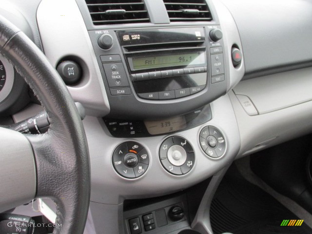 2006 Toyota RAV4 Limited 4WD Controls Photo #79602304