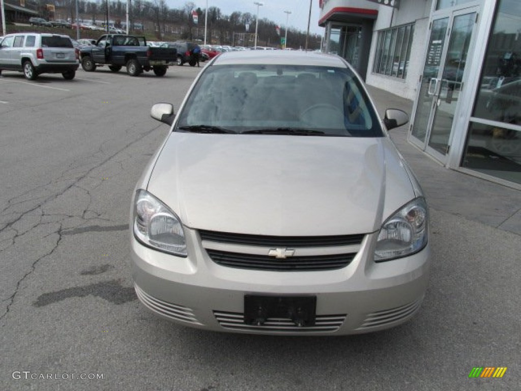 2009 Cobalt LT Sedan - Gold Mist Metallic / Ebony photo #4