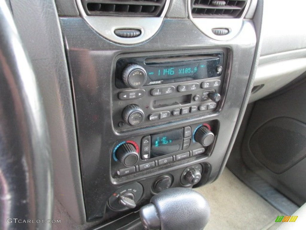 2004 GMC Envoy XUV SLT 4x4 Controls Photo #79604818